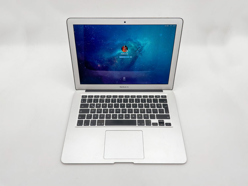 Macbook Air 13" 2015 8GB 128GB