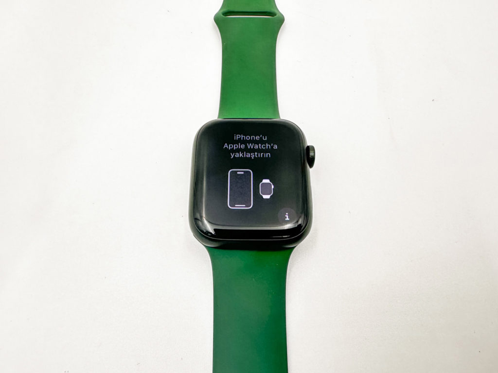 Apple Watch 7. Nesil Midnight Kasa Yeşil Kordon
