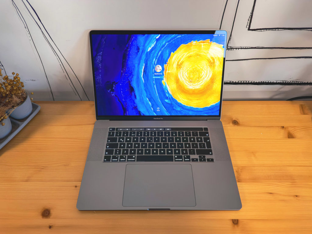 Macbook Pro 16" 2019 i9 64GB 512GB Uzay Gri